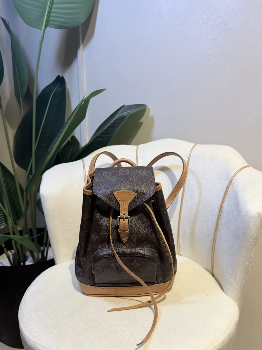 LV  Montsouris Backpack Rank A (CAV)